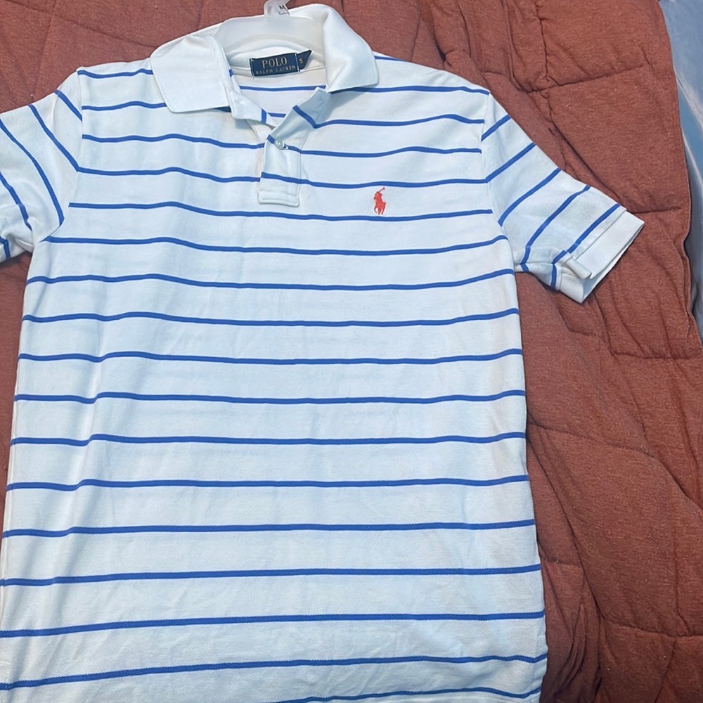 Collared polo shirt